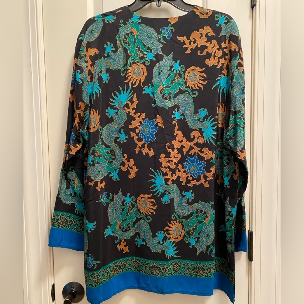 Vintage Diane VonFurstenberg silk Asian dragon pattern blouse bust23” length 32” - Picture 4 of 4